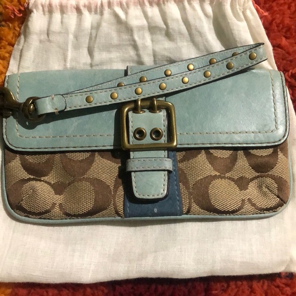 Coach Handbags - Coach wristlet